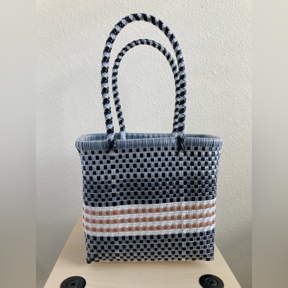 Black, Latte, Clear, and White Woven Plastic Purse - Picture 5 of 10